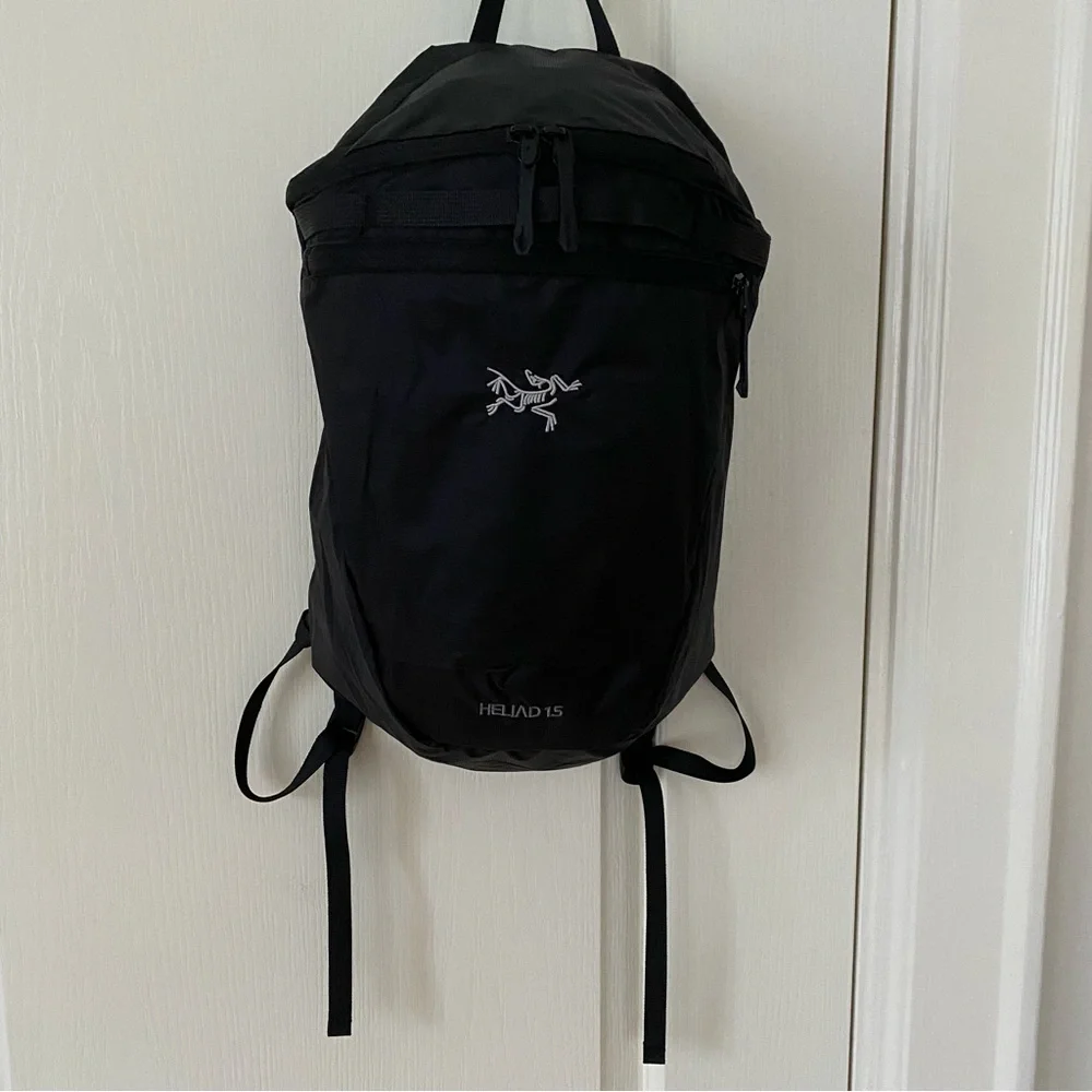 NWOT Arc'teryx Heliad 15 Lightweight Compact Outdoor Black Nylon Backpack